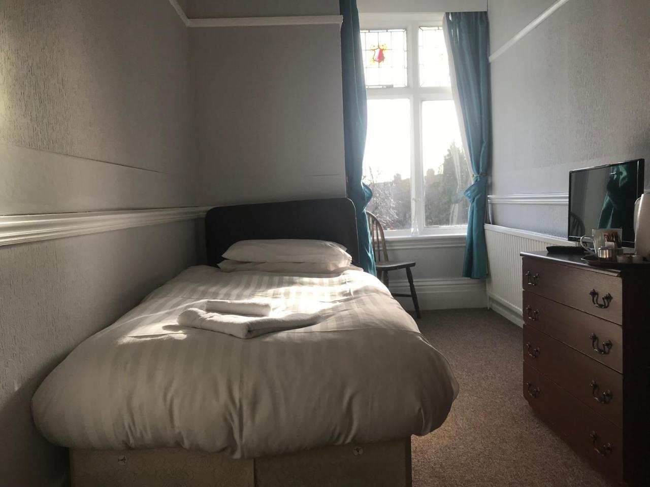 Queen Victoria Hotel Wolverhampton Extérieur photo