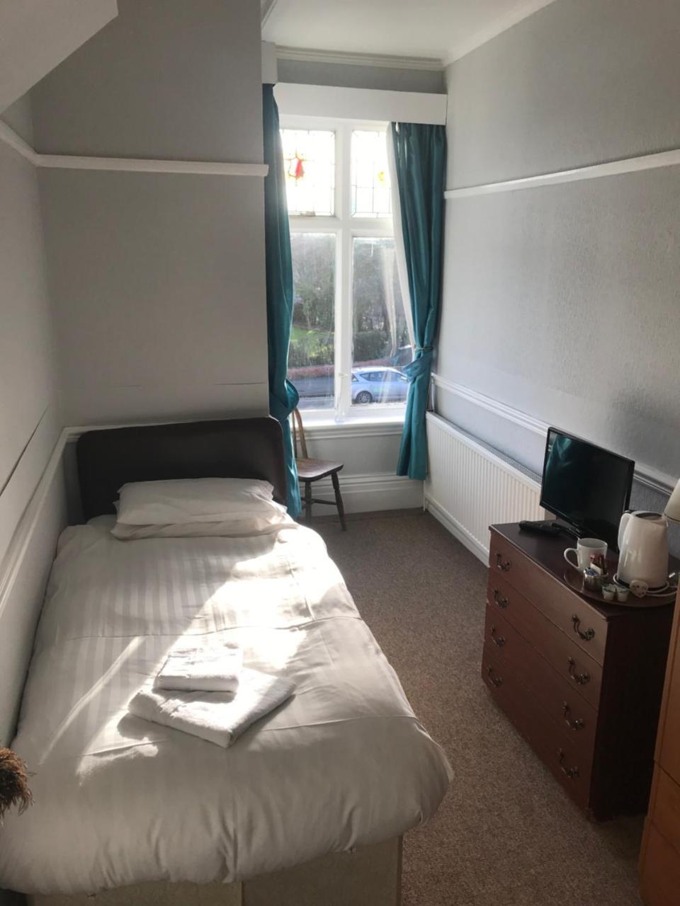 Queen Victoria Hotel Wolverhampton Extérieur photo